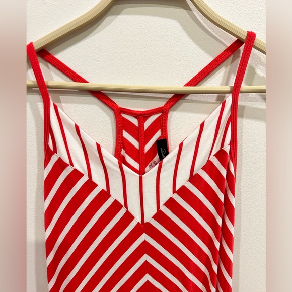 Women’s Red and White Stripped Beach Cover Up/Dress. Size Small - Picture 4 of 4